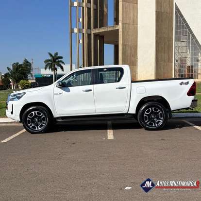 TOYOTA-HILUX-2024
