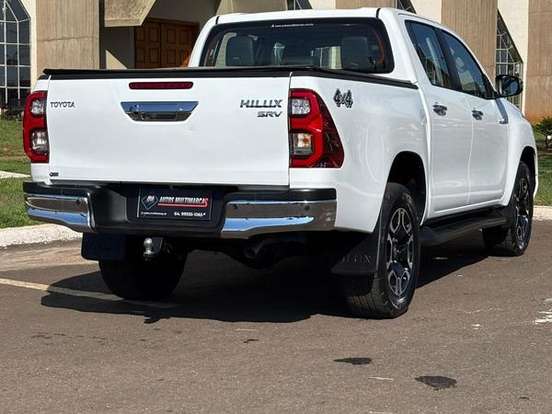 TOYOTA-HILUX-2.8 D-4D TURBO DIESEL CD SRV 4X4 AUTOMÁTICO TOYOTA-HILUX-2024