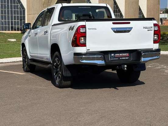 TOYOTA-HILUX-2.8 D-4D TURBO DIESEL CD SRV 4X4 AUTOMÁTICO TOYOTA-HILUX-2024
