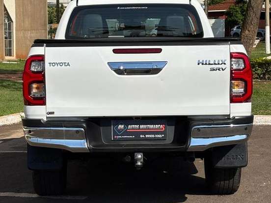 TOYOTA-HILUX-2.8 D-4D TURBO DIESEL CD SRV 4X4 AUTOMÁTICO TOYOTA-HILUX-2024