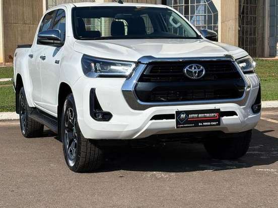 TOYOTA-HILUX-2.8 D-4D TURBO DIESEL CD SRV 4X4 AUTOMÁTICO TOYOTA-HILUX-2024