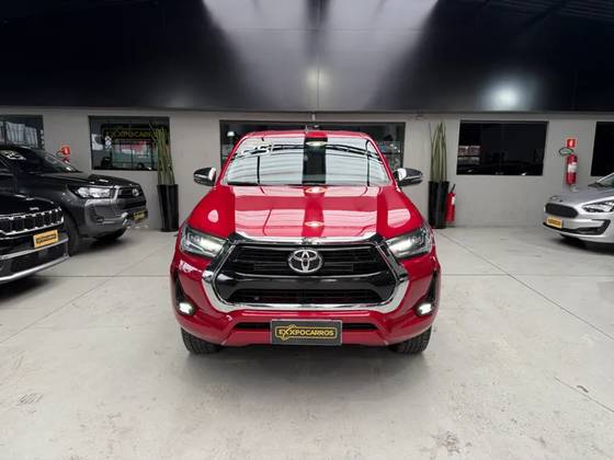 TOYOTA HILUX 2.8 D-4D TURBO DIESEL CD SRV 4X4 AUTOMÁTICO