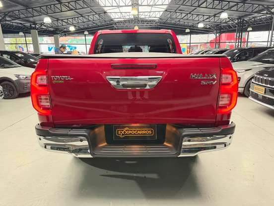 TOYOTA-HILUX-2.8 D-4D TURBO DIESEL CD SRV 4X4 AUTOMÁTICO TOYOTA-HILUX-2025