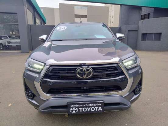 TOYOTA-HILUX-2.8 D-4D TURBO DIESEL CD SRX 4X4 AUTOMÁTICO TOYOTA-HILUX-2023