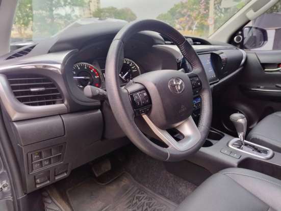 TOYOTA-HILUX-2023