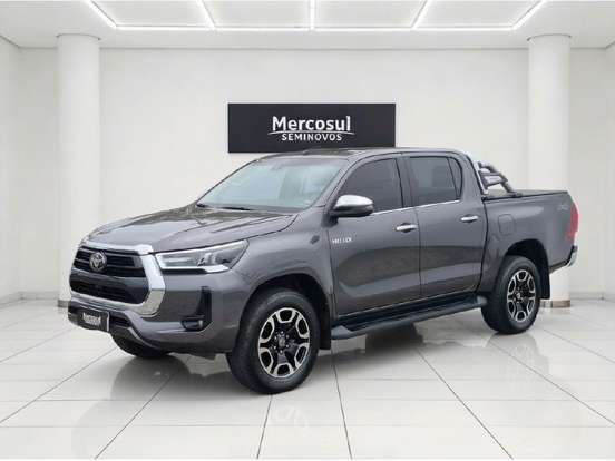 TOYOTA-HILUX-2022
