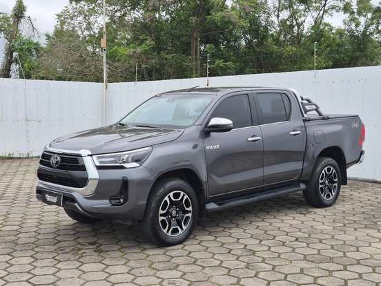 TOYOTA-HILUX-2022