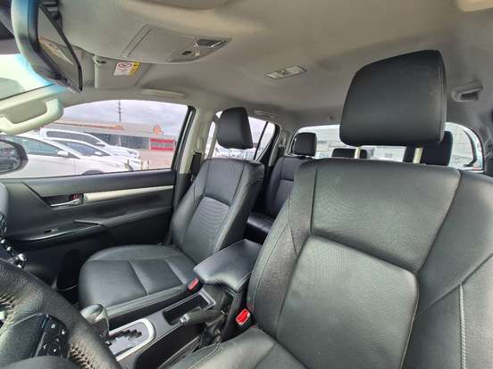 TOYOTA-HILUX-2022