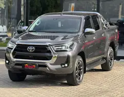 TOYOTA HILUX 2.8 D-4D TURBO DIESEL CD SRX 4X4 AUTOMÁTICO TOYOTA HILUX 2.8 D-4D TURBO DIESEL CD SRX 4X4 AUTOMÁTICO