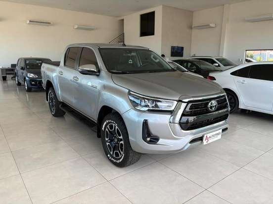 TOYOTA-HILUX-2.8 D-4D TURBO DIESEL CD SRX 4X4 AUTOMÁTICO TOYOTA-HILUX-2022