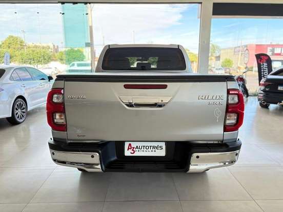 TOYOTA-HILUX-2022