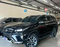 TOYOTA HILUX 2.8 D-4D TURBO DIESEL CD SRX 4X4 AUTOMÁTICO TOYOTA HILUX 2.8 D-4D TURBO DIESEL CD SRX 4X4 AUTOMÁTICO