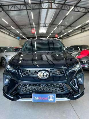 TOYOTA-HILUX-2025