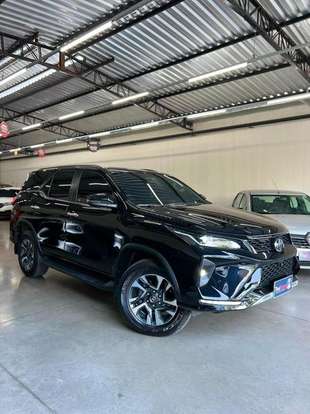 TOYOTA-HILUX-2025
