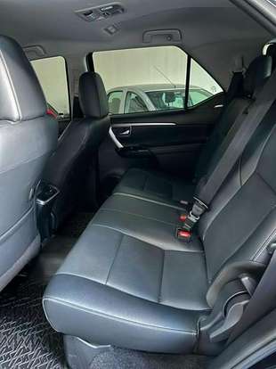 TOYOTA-HILUX-2025