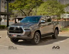 TOYOTA HILUX 2.8 D-4D TURBO DIESEL CD SRX 4X4 AUTOMÁTICO TOYOTA HILUX 2.8 D-4D TURBO DIESEL CD SRX 4X4 AUTOMÁTICO