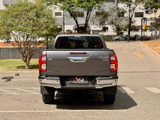 TOYOTA-HILUX-2026