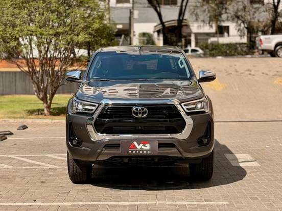 TOYOTA-HILUX-2.8 D-4D TURBO DIESEL CD SRX 4X4 AUTOMÁTICO TOYOTA-HILUX-2026