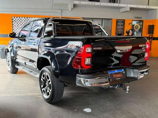 TOYOTA-HILUX-2024