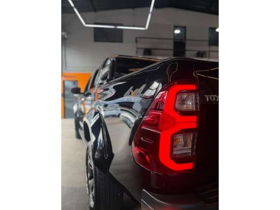 TOYOTA-HILUX-2.8 D-4D TURBO DIESEL CD SRX 4X4 AUTOMÁTICO TOYOTA-HILUX-2024
