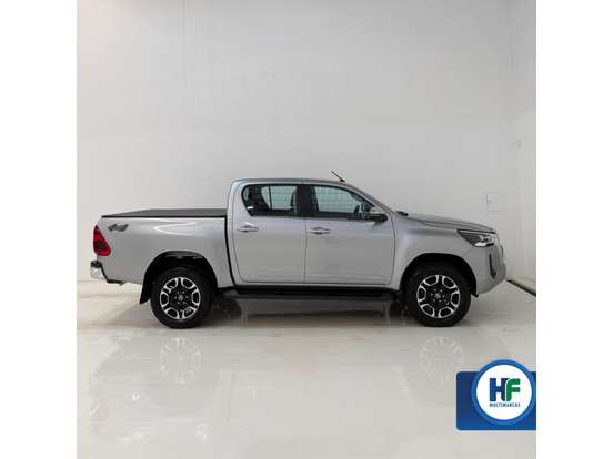 TOYOTA-HILUX-2.8 D-4D TURBO DIESEL CD SRX 4X4 AUTOMÁTICO TOYOTA-HILUX-2021