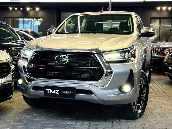 TOYOTA HILUX 2.8 D-4D TURBO DIESEL CD SRX LIMITED 4X4 AUTOMÁTICO