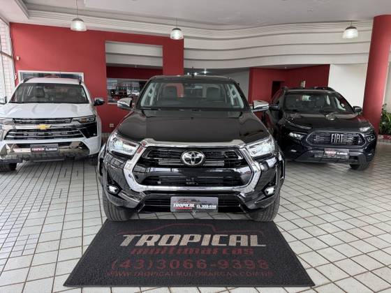 TOYOTA HILUX 2.8 D-4D TURBO DIESEL CD SRX PLUS 4X4 AUTOMÁTICO