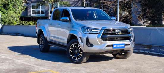 TOYOTA-HILUX-2.8 D-4D TURBO DIESEL CD SRX PLUS 4X4 AUTOMÁTICO TOYOTA-HILUX-2025