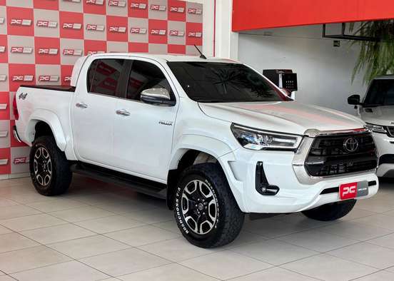 TOYOTA-HILUX-2.8 D-4D TURBO DIESEL CD SRX PLUS 4X4 AUTOMÁTICO TOYOTA-HILUX-2024