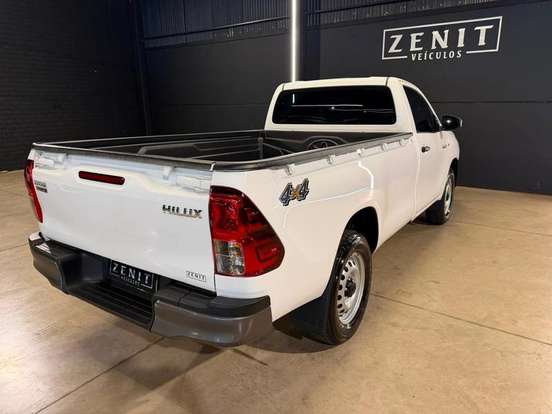 TOYOTA-HILUX-2024