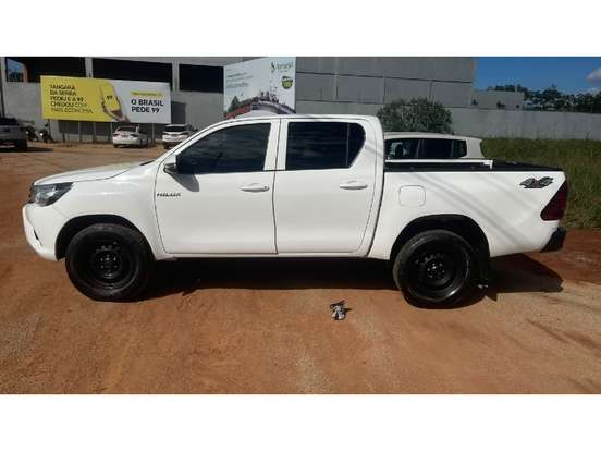TOYOTA-HILUX-2020