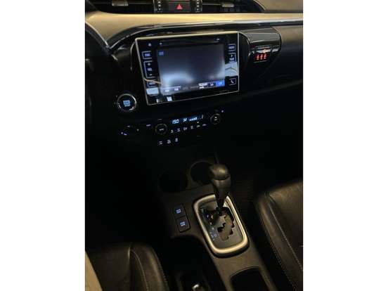 TOYOTA-HILUX-2017
