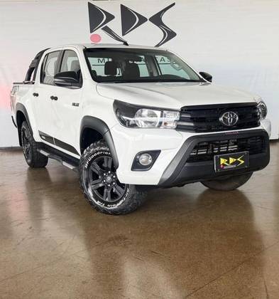 TOYOTA HILUX 2.8 SR 4X4 CD 16V DIESEL 4P AUTOMÁTICO