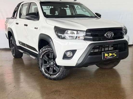 TOYOTA-HILUX-2.8 SR 4X4 CD 16V DIESEL 4P AUTOMÁTICO TOYOTA-HILUX-2018