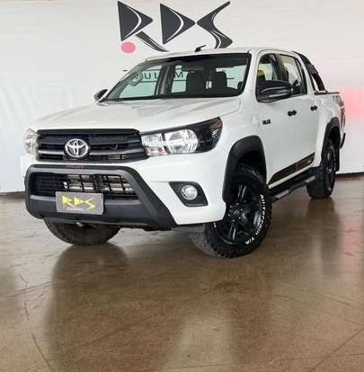 TOYOTA-HILUX-2018