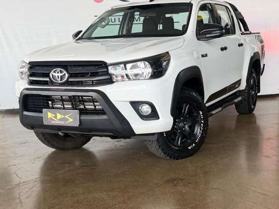 TOYOTA-HILUX-2.8 SR 4X4 CD 16V DIESEL 4P AUTOMÁTICO TOYOTA-HILUX-2018