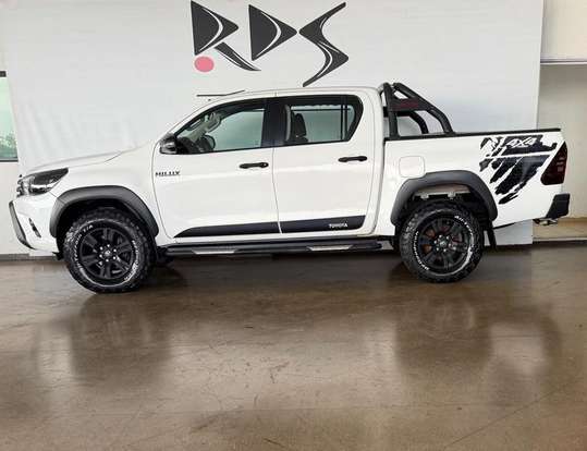 TOYOTA-HILUX-2018