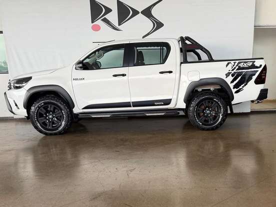 TOYOTA-HILUX-2.8 SR 4X4 CD 16V DIESEL 4P AUTOMÁTICO TOYOTA-HILUX-2018