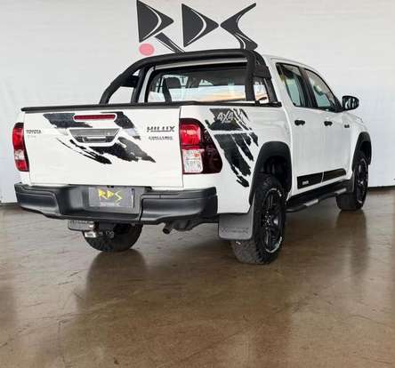 TOYOTA-HILUX-2018
