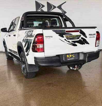 TOYOTA-HILUX-2018