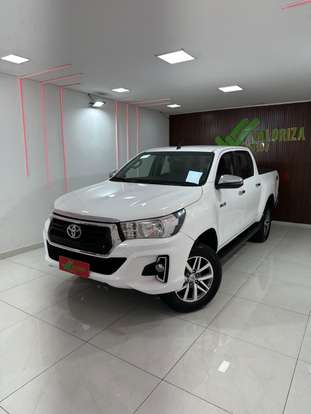 TOYOTA-HILUX-2019