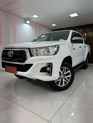 TOYOTA-HILUX-2019