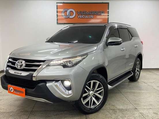 TOYOTA-HILUX-2.8 SRX 4X4 CD 16V DIESEL 4P AUTOMÁTICO TOYOTA-HILUX-2018