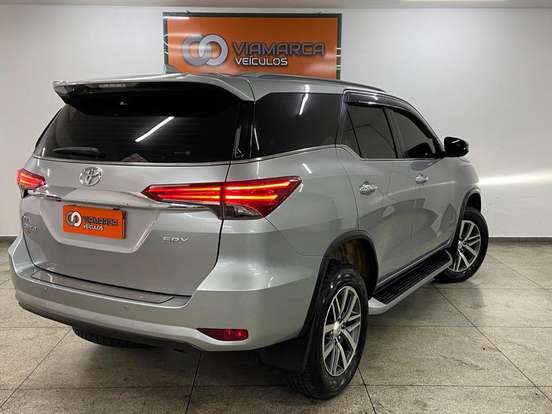 TOYOTA-HILUX-2018