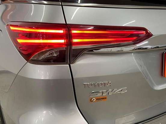 TOYOTA-HILUX-2018