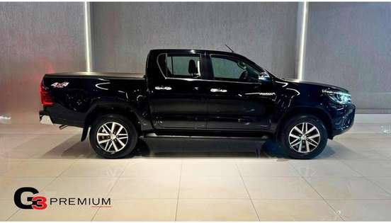 TOYOTA-HILUX-2.8 SRX 4X4 CD 16V DIESEL 4P AUTOMÁTICO TOYOTA-HILUX-2016