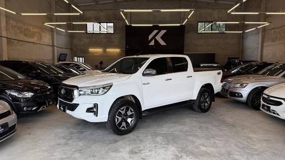 TOYOTA HILUX 2.8 SRX 4X4 CD 16V DIESEL 4P AUTOMÁTICO