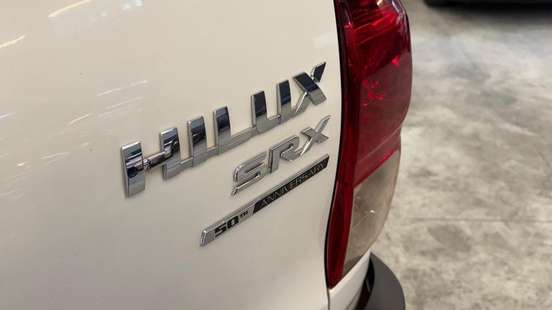 TOYOTA-HILUX-2019