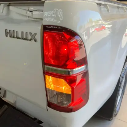 TOYOTA-HILUX-2014
