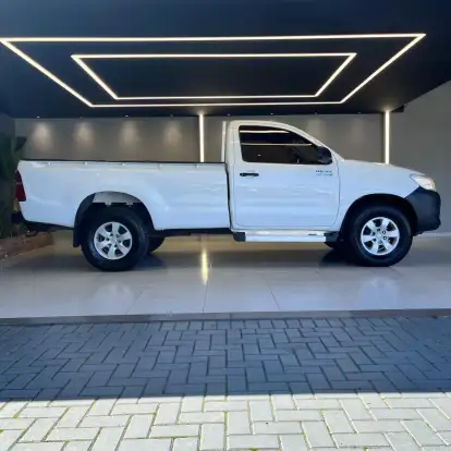 TOYOTA-HILUX-2014